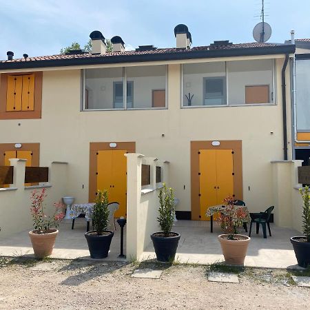 Gold Oasi - Business Solution Aparthotel Ferrara Kültér fotó