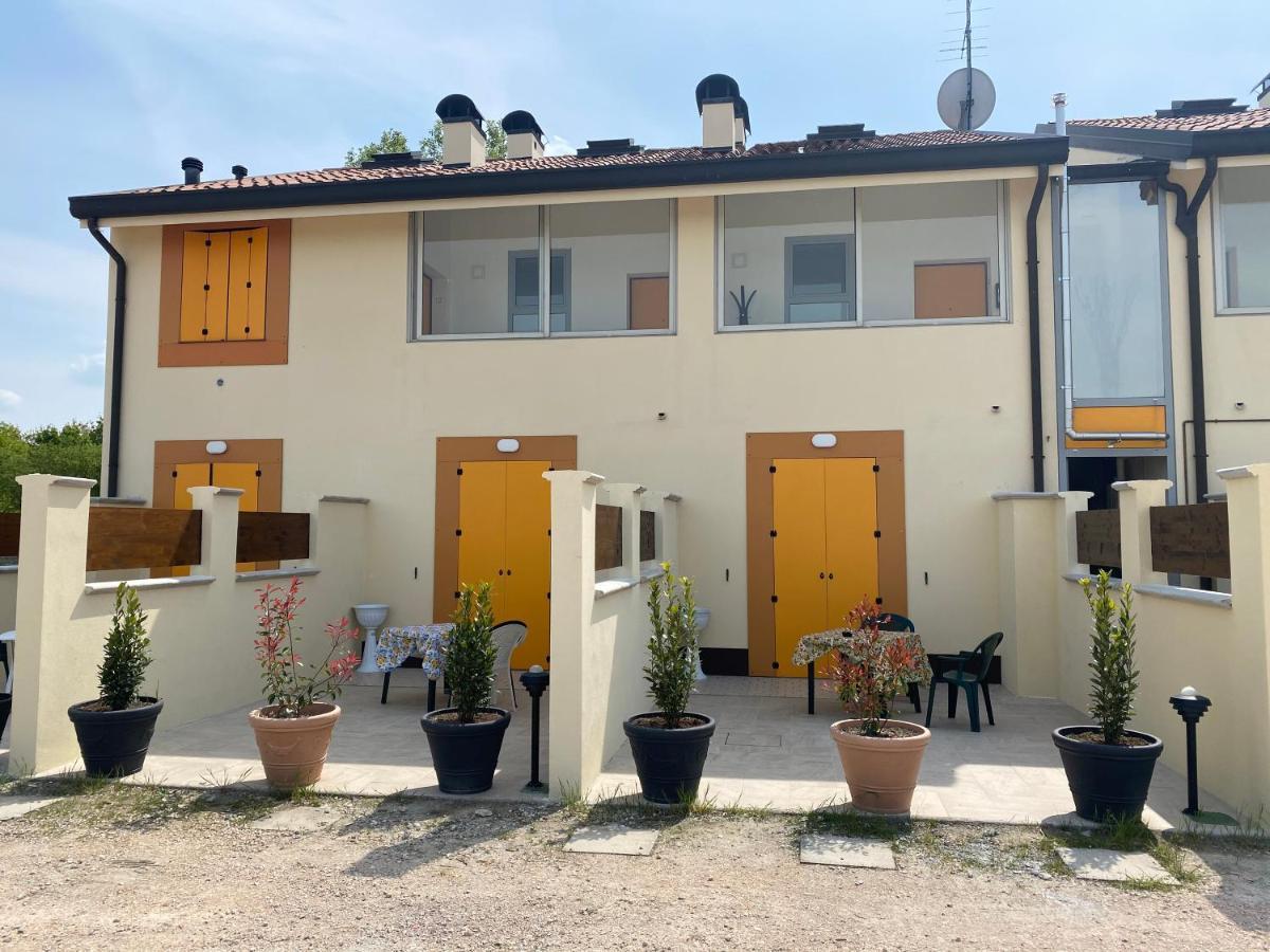 Gold Oasi - Business Solution Aparthotel Ferrara Kültér fotó